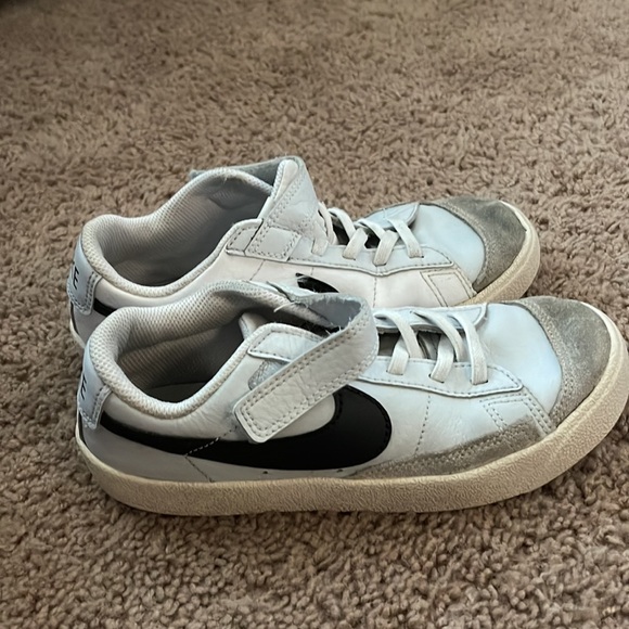 Nike size 2 - Picture 4 of 6